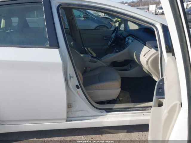 JTDKN3DUXE1748684 Toyota Prius Five