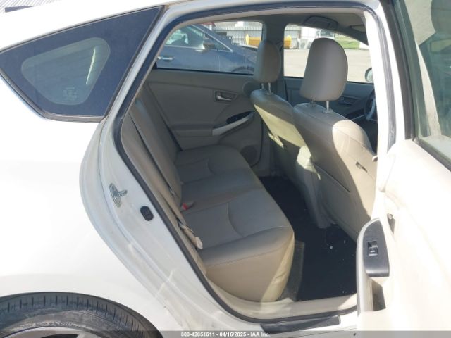 JTDKN3DUXE1748684 Toyota Prius Five