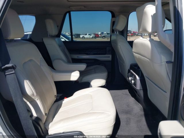 1FMJU1MTXJEA21795 Ford Expedition Platinum