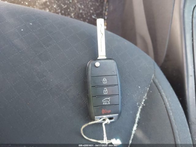 5XYPGDA39JG415677 KIA Sorento 2.4l Lx