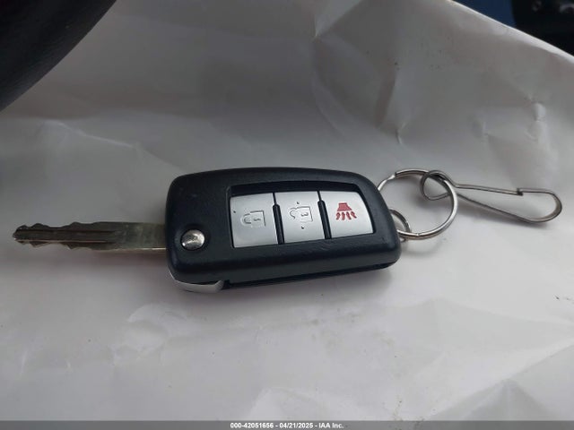 JN1BJ1CP9KW215030 Nissan Rogue Sport S