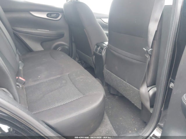 JN1BJ1CP9KW215030 Nissan Rogue Sport S