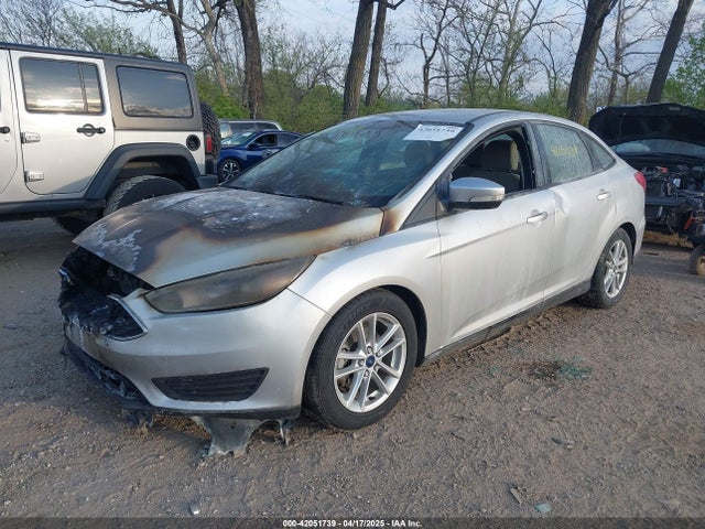 Ford FOCUS SE 2015 1FADP3F24FL229236 Image 2