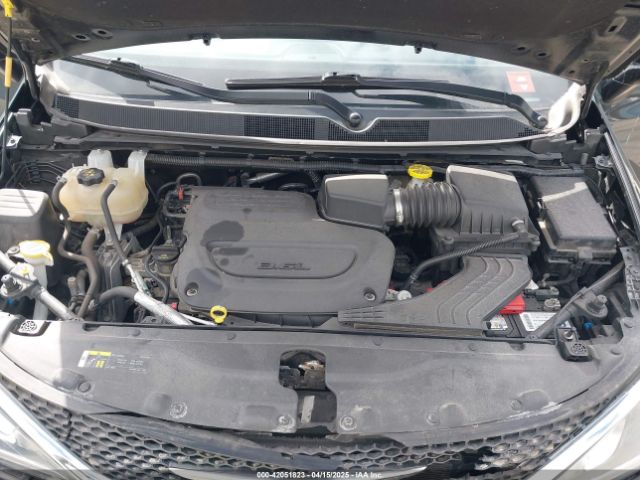 2019 CHRYSLER PACIFICA 2C4RC1FG4KR576868 Photo 9