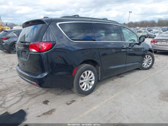 2019 CHRYSLER PACIFICA 2C4RC1FG4KR576868 Photo 3
