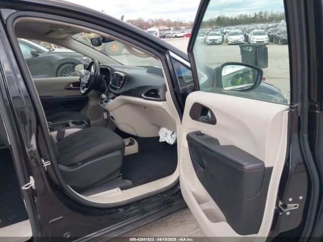 2019 CHRYSLER PACIFICA 2C4RC1FG4KR576868 Photo 4