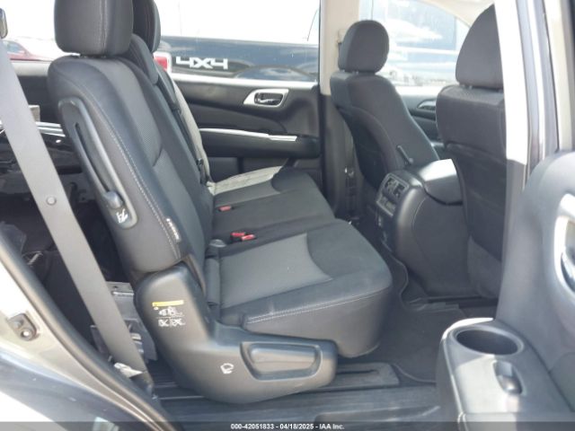 5N1DR2MN5JC657803 Nissan Pathfinder S