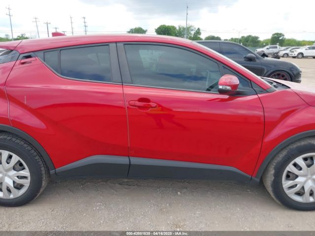 NMTKHMBXXLR117281 Toyota C-HR LE