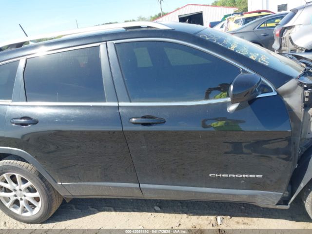 1C4PJLCS3HW669639 Jeep Cherokee Latitude Fwd