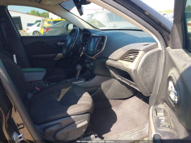 1C4PJLCS3HW669639 Jeep Cherokee Latitude Fwd
