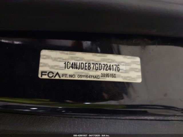 1C4NJDEB7GD724176 Jeep Compass High Altitude Edition