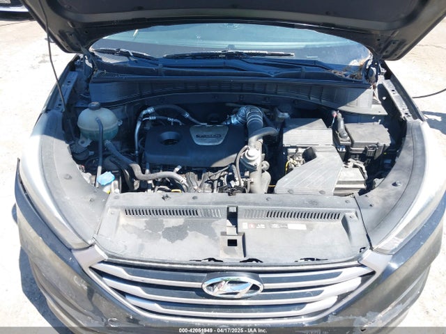 KM8J3CA29HU400376 Hyundai Tucson Sport