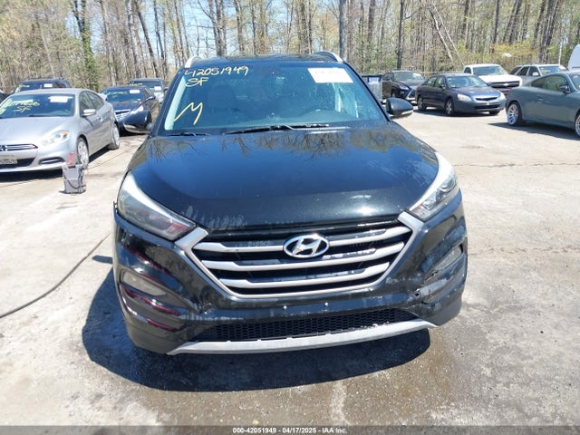 KM8J3CA29HU400376 Hyundai Tucson Sport