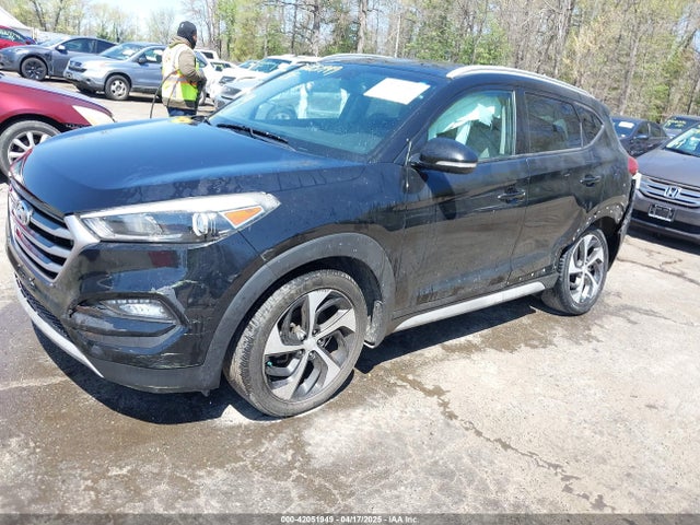 KM8J3CA29HU400376 Hyundai Tucson Sport