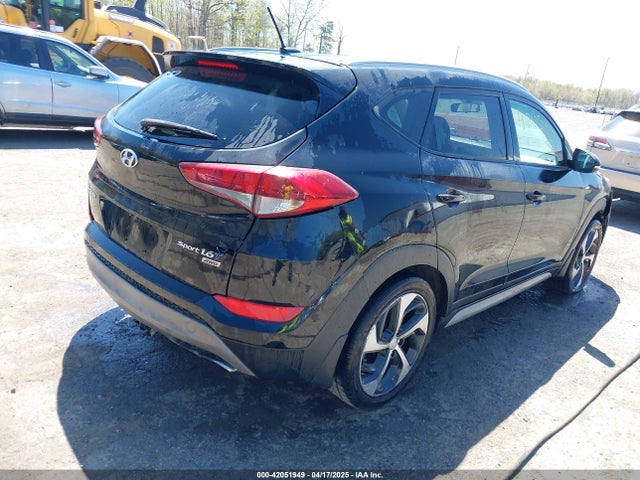 KM8J3CA29HU400376 Hyundai Tucson Sport