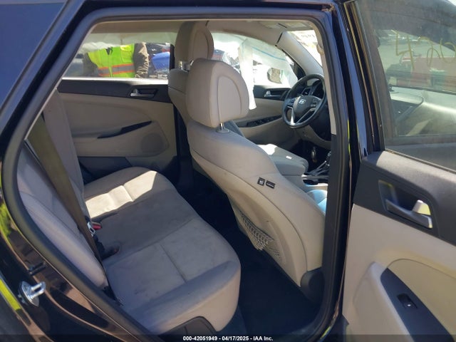 KM8J3CA29HU400376 Hyundai Tucson Sport