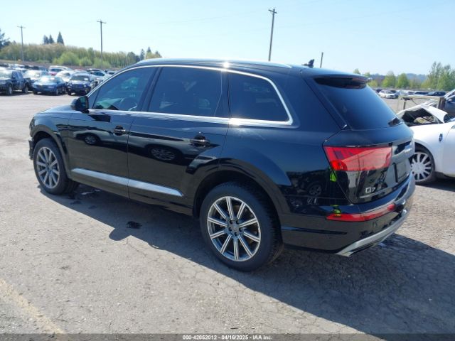 2019 AUDI Q7 WA1LAAF72KD000785 Photo 2