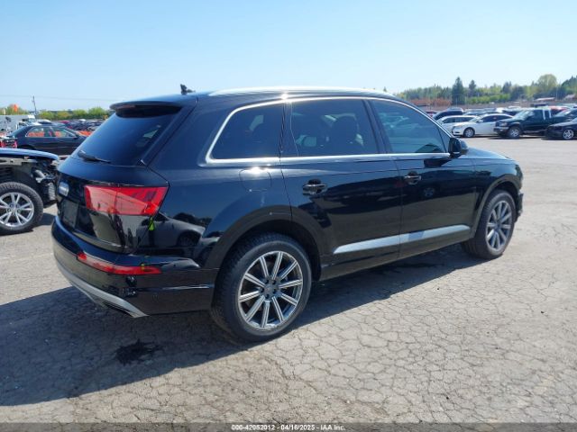 2019 AUDI Q7 WA1LAAF72KD000785 Photo 3