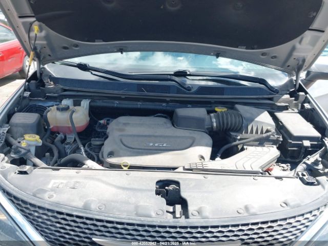 2C4RC1DG6HR516148 Chrysler Pacifica Touring