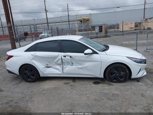 5NPLM4AG3MH023706 Hyundai ELANTRA SEL