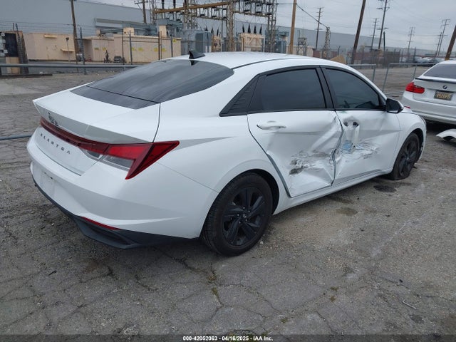 5NPLM4AG3MH023706 Hyundai ELANTRA SEL