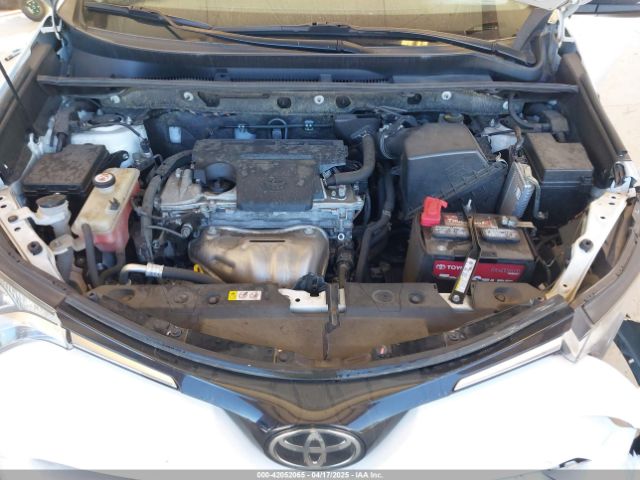 JTMRFREVXJD240388 Toyota Rav4 Xle
