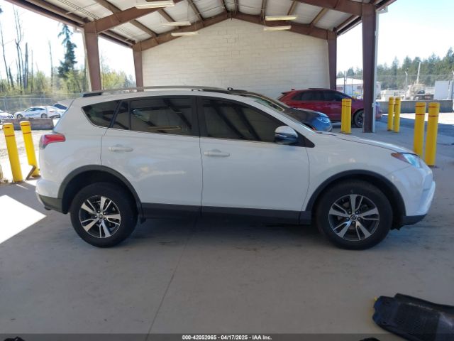 JTMRFREVXJD240388 Toyota Rav4 Xle
