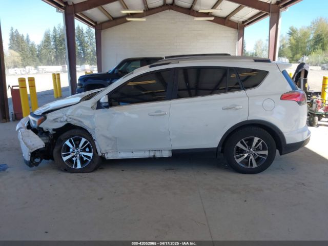 JTMRFREVXJD240388 Toyota Rav4 Xle