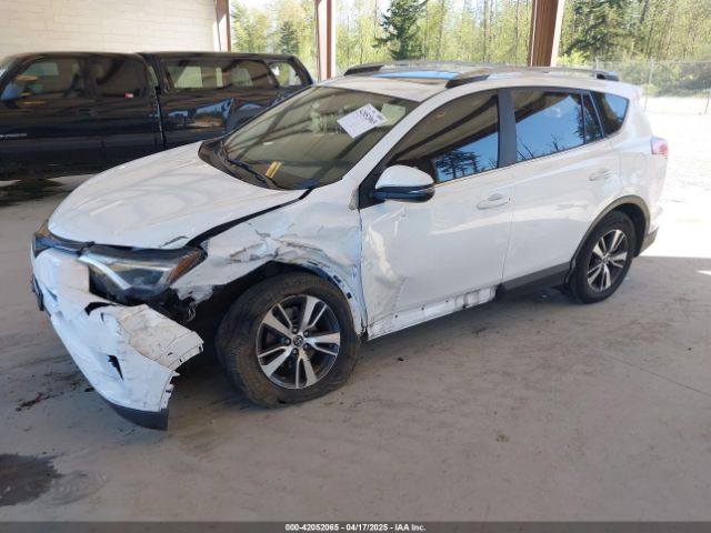 JTMRFREVXJD240388 Toyota Rav4 Xle
