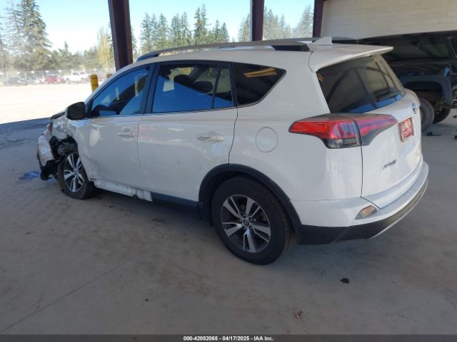 JTMRFREVXJD240388 Toyota Rav4 Xle