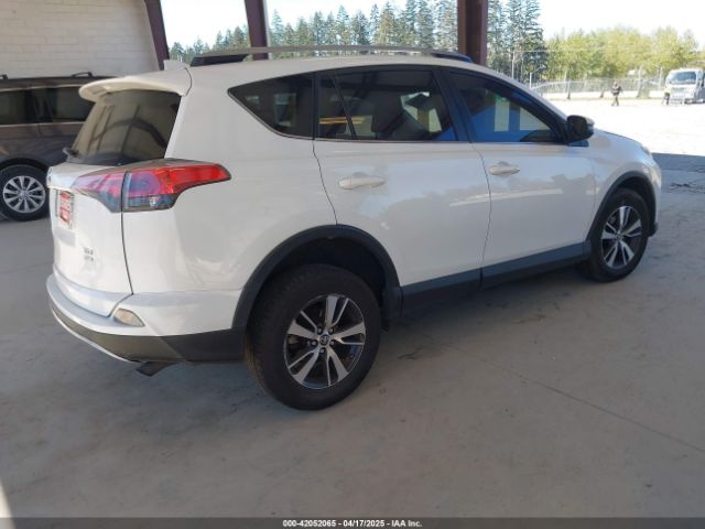 JTMRFREVXJD240388 Toyota Rav4 Xle