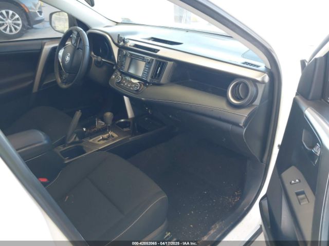 JTMRFREVXJD240388 Toyota Rav4 Xle