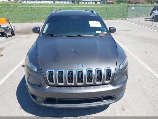 1C4PJMCS2EW137767 Jeep Cherokee Latitude