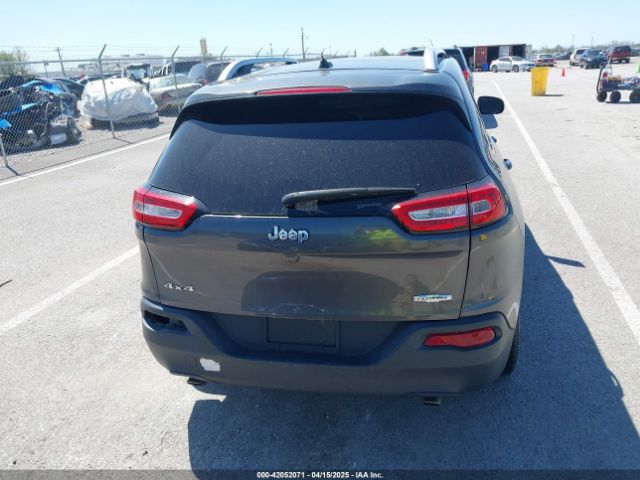 1C4PJMCS2EW137767 Jeep Cherokee Latitude