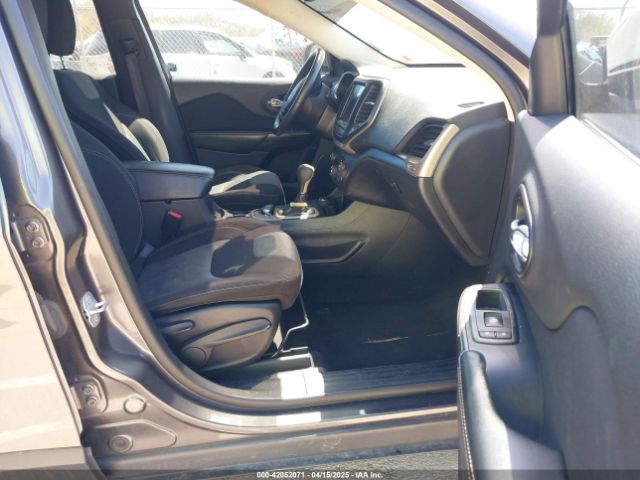 1C4PJMCS2EW137767 Jeep Cherokee Latitude