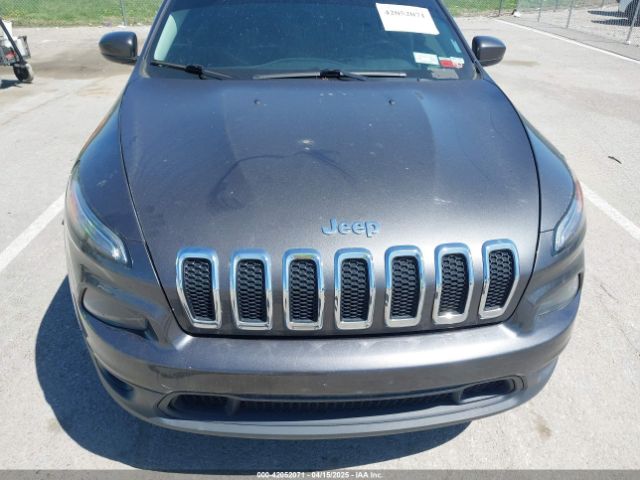 1C4PJMCS2EW137767 Jeep Cherokee Latitude
