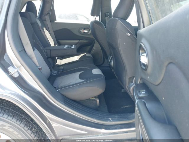 1C4PJMCS2EW137767 Jeep Cherokee Latitude