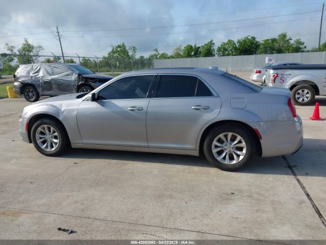 2C3CCAAG9GH211875 Chrysler 300 Limited