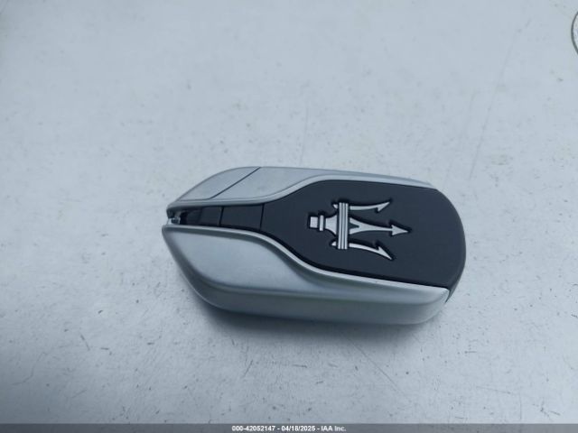 2022 MASERATI LEVANTE ZN661XUA5NX382350 Photo 10