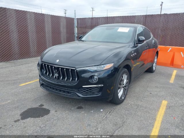 2022 MASERATI LEVANTE ZN661XUA5NX382350 Photo 1