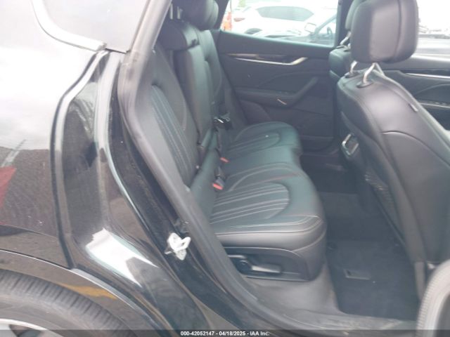 2022 MASERATI LEVANTE ZN661XUA5NX382350 Photo 7