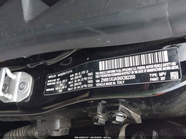 2022 MASERATI LEVANTE ZN661XUA5NX382350 Photo 8