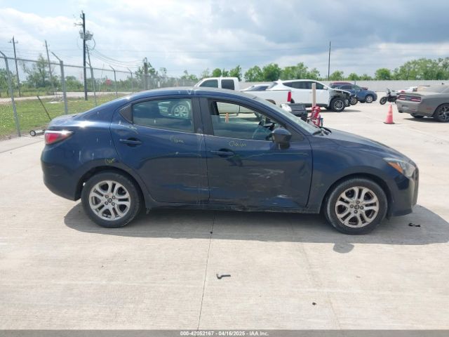 3MYDLBYV7JY305900 Toyota YARIS IA