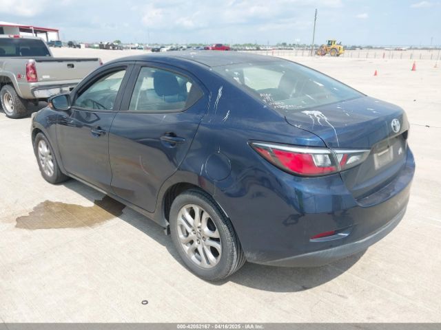 3MYDLBYV7JY305900 Toyota YARIS IA