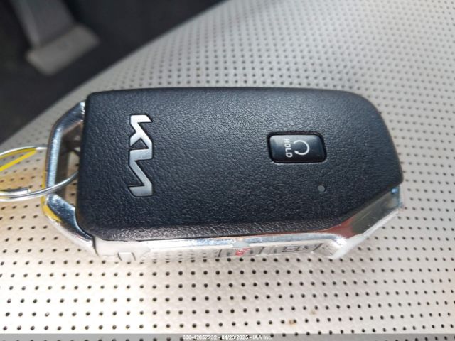 5XYK33AF7PG133136 KIA Sportage Ex