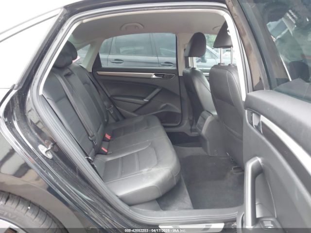 1VWAS7A31GC060715 Volkswagen Passat 1.8t R-line
