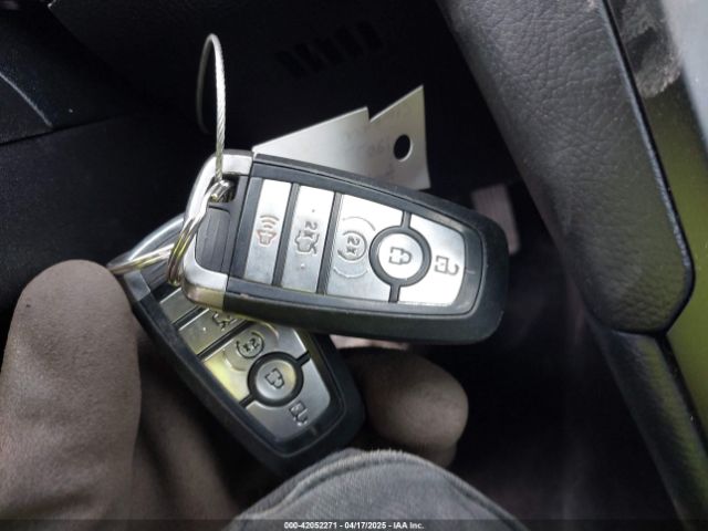 3FA6P0RU1KR235561 Ford Fusion Hybrid Titanium