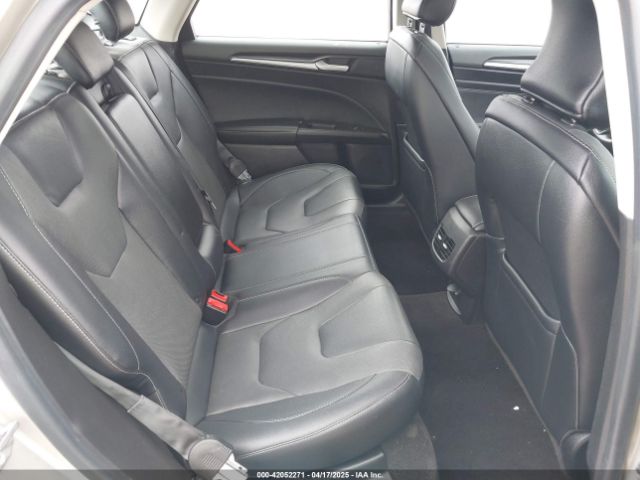 3FA6P0RU1KR235561 Ford Fusion Hybrid Titanium