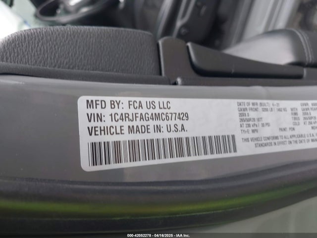 1C4RJFAG4MC677429 Jeep Grand Cherokee Laredo X 4x4