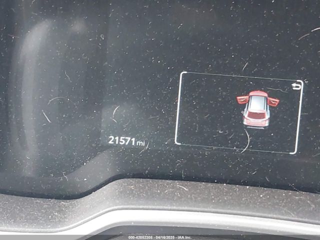 7MUEAABG8PV077117 Toyota Corolla Cross Xle